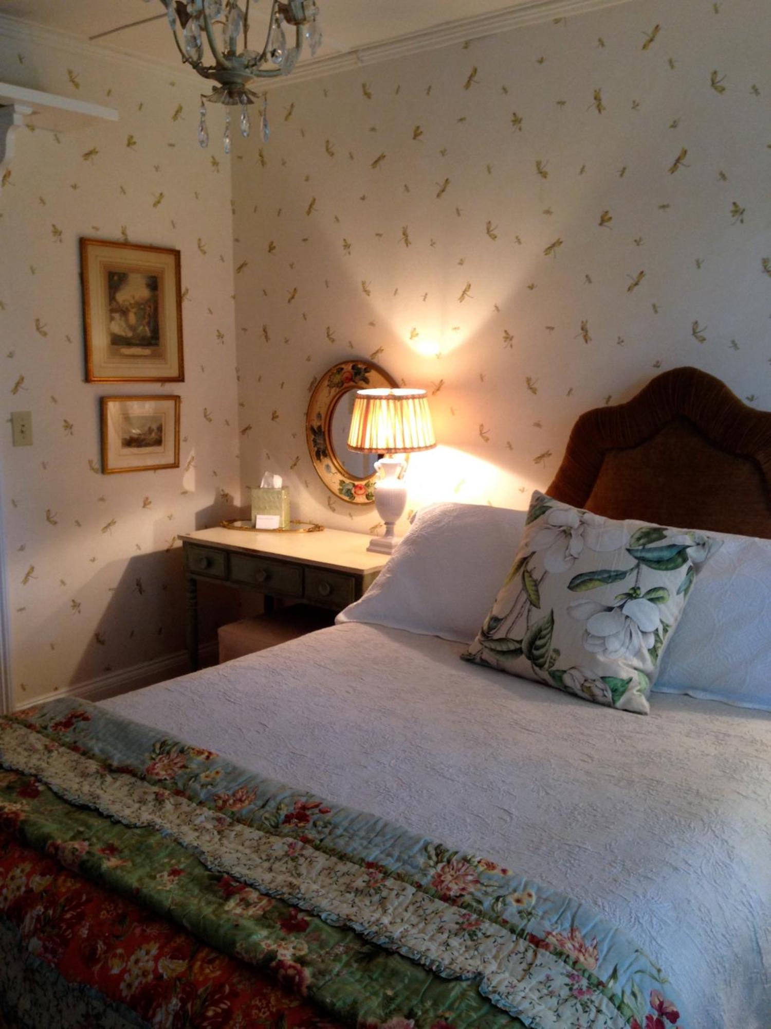 Hilltop House Bed & Breakfast Amenia Dış mekan fotoğraf