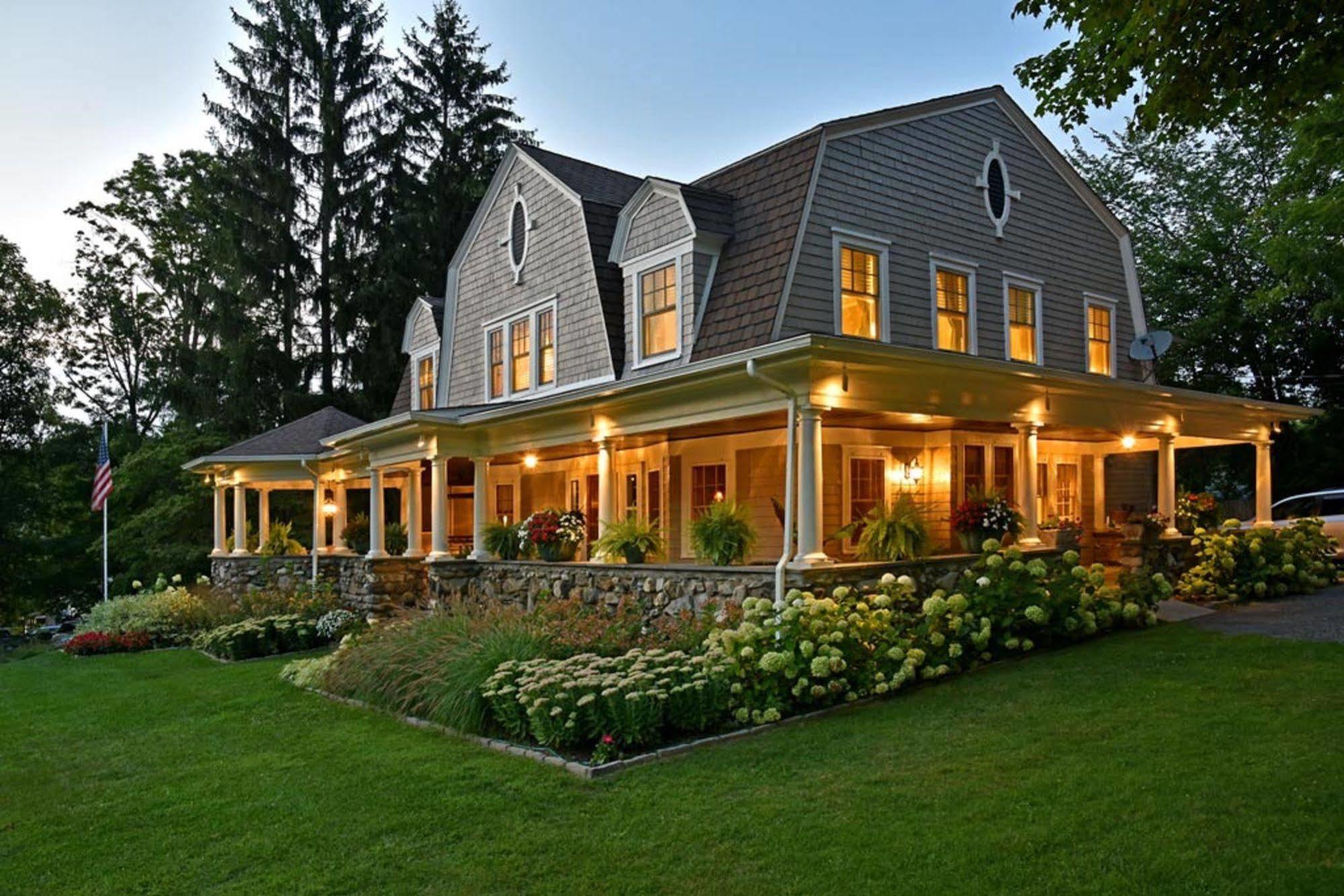 Hilltop House Bed & Breakfast Amenia Dış mekan fotoğraf