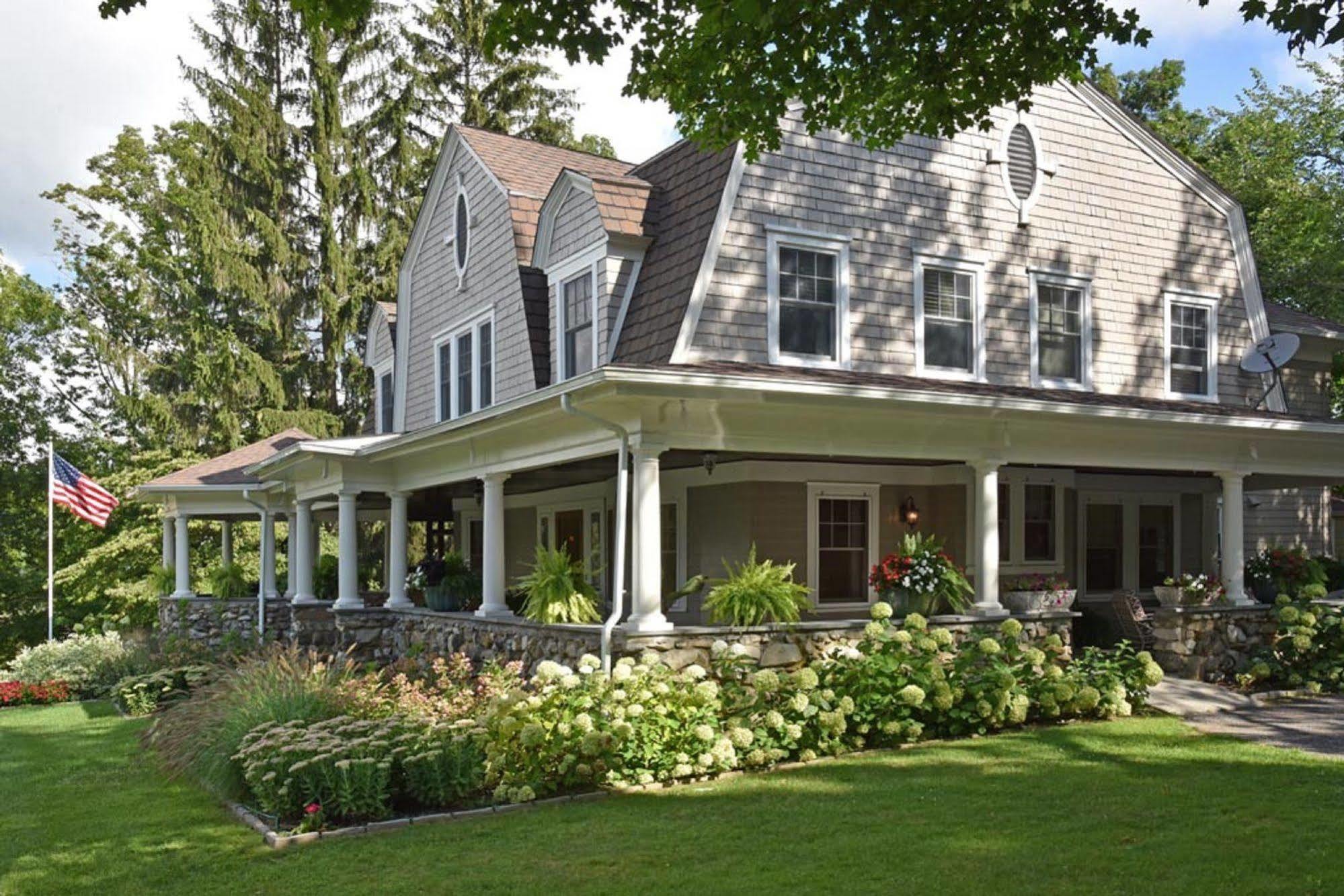 Hilltop House Bed & Breakfast Amenia Dış mekan fotoğraf