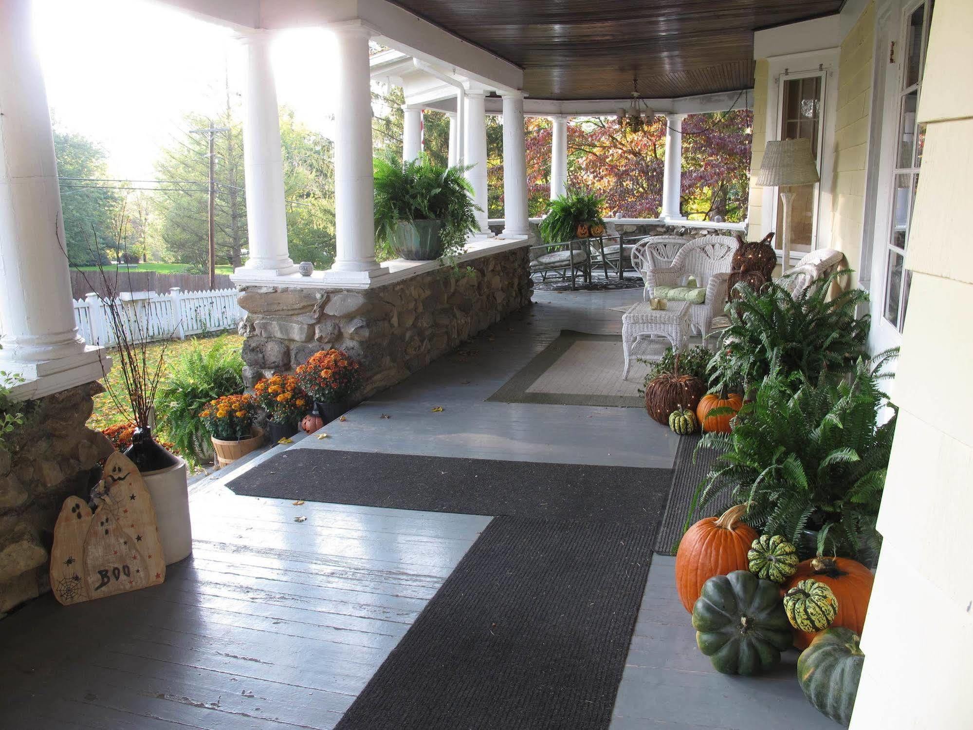 Hilltop House Bed & Breakfast Amenia Dış mekan fotoğraf