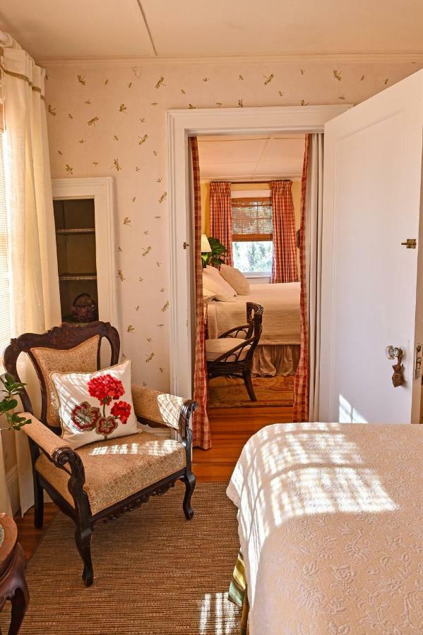 Hilltop House Bed & Breakfast Amenia Dış mekan fotoğraf