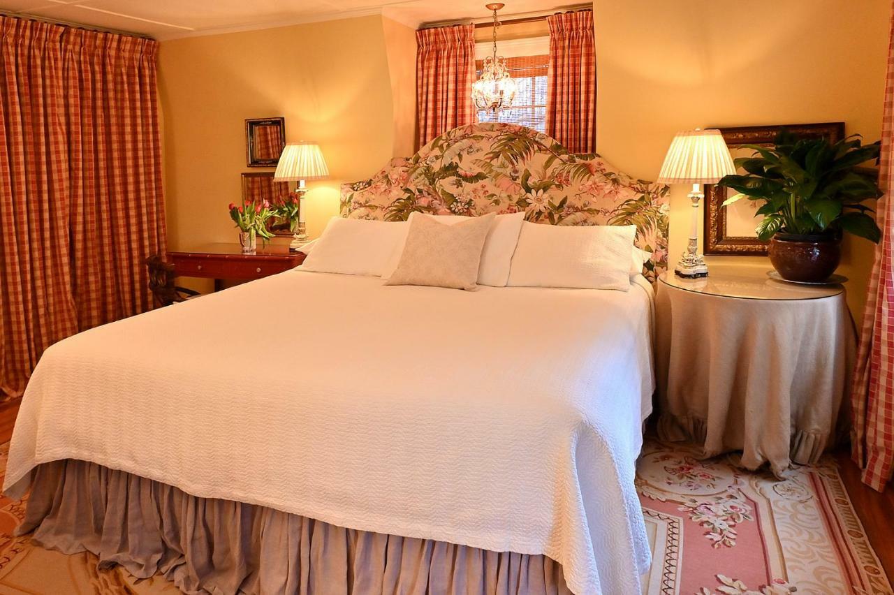 Hilltop House Bed & Breakfast Amenia Dış mekan fotoğraf