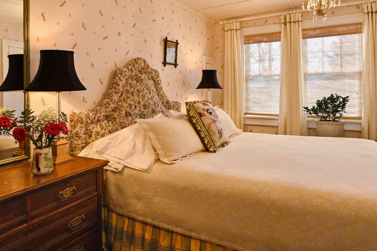 Hilltop House Bed & Breakfast Amenia Dış mekan fotoğraf