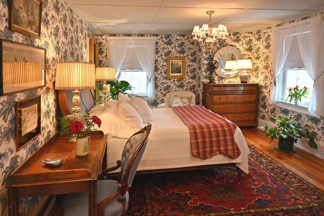 Hilltop House Bed & Breakfast Amenia Dış mekan fotoğraf
