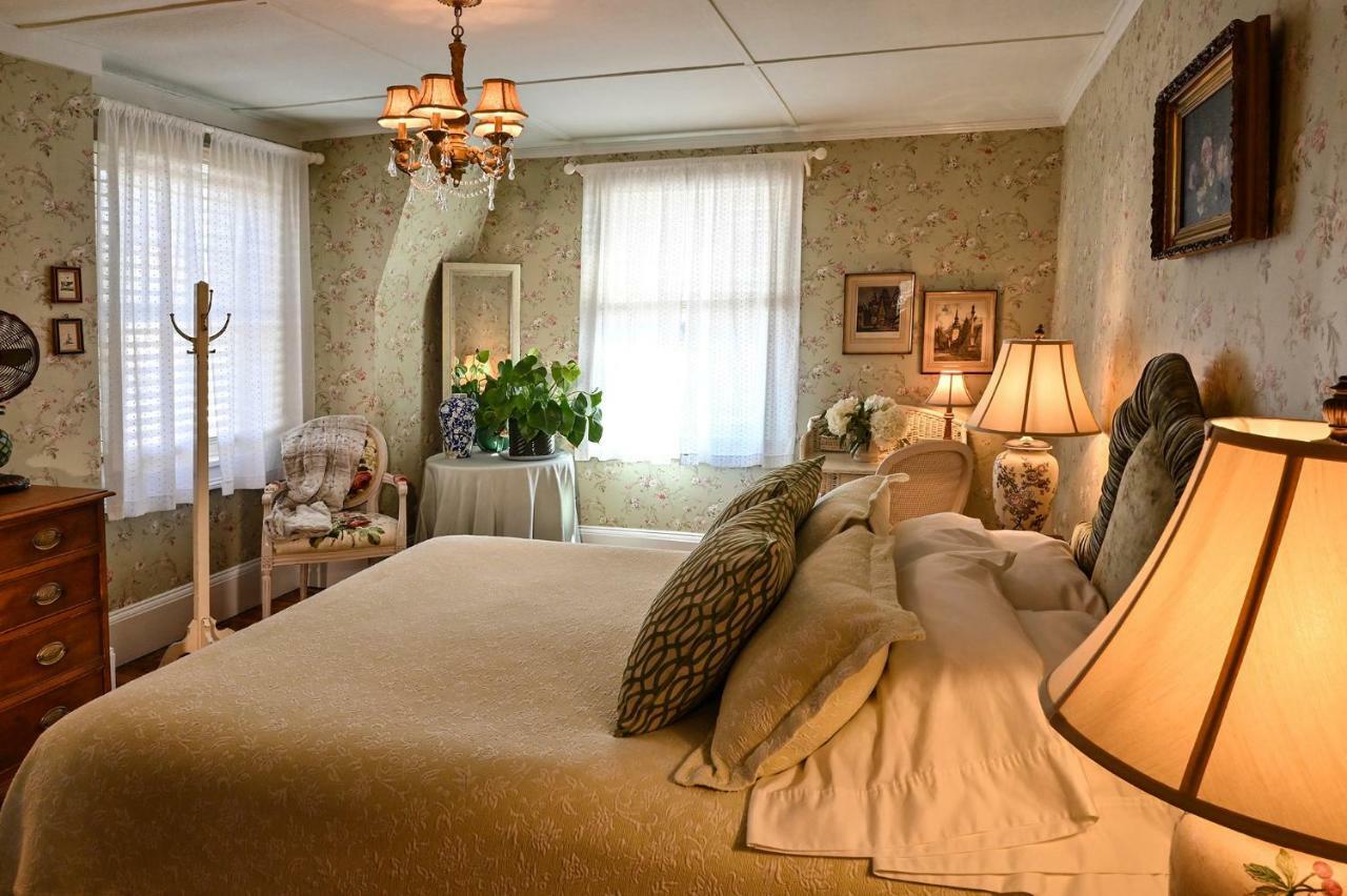Hilltop House Bed & Breakfast Amenia Dış mekan fotoğraf
