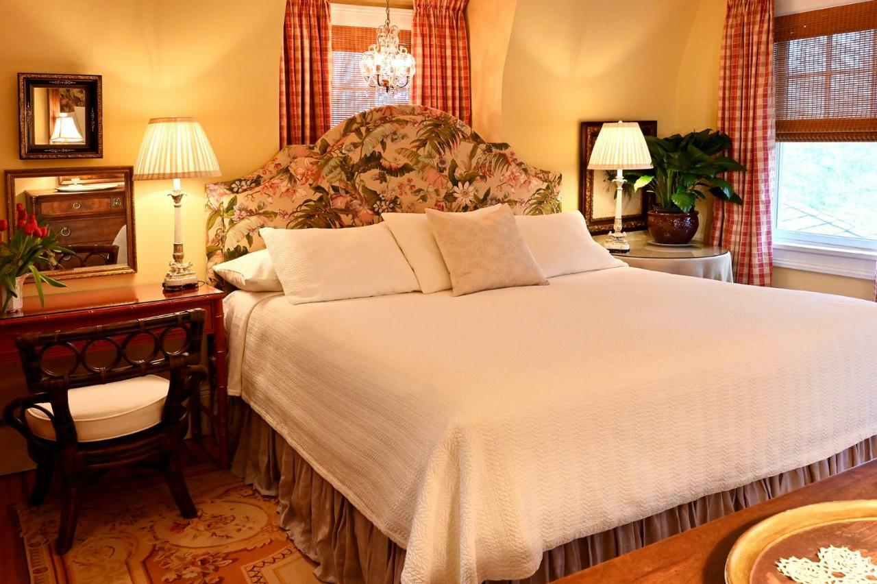 Hilltop House Bed & Breakfast Amenia Dış mekan fotoğraf